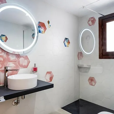 Tadawn Literary Coliving Panzió *
