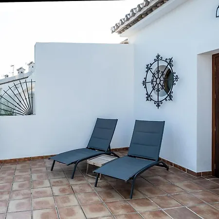 Tadawn Literary Coliving Bed & Breakfast *